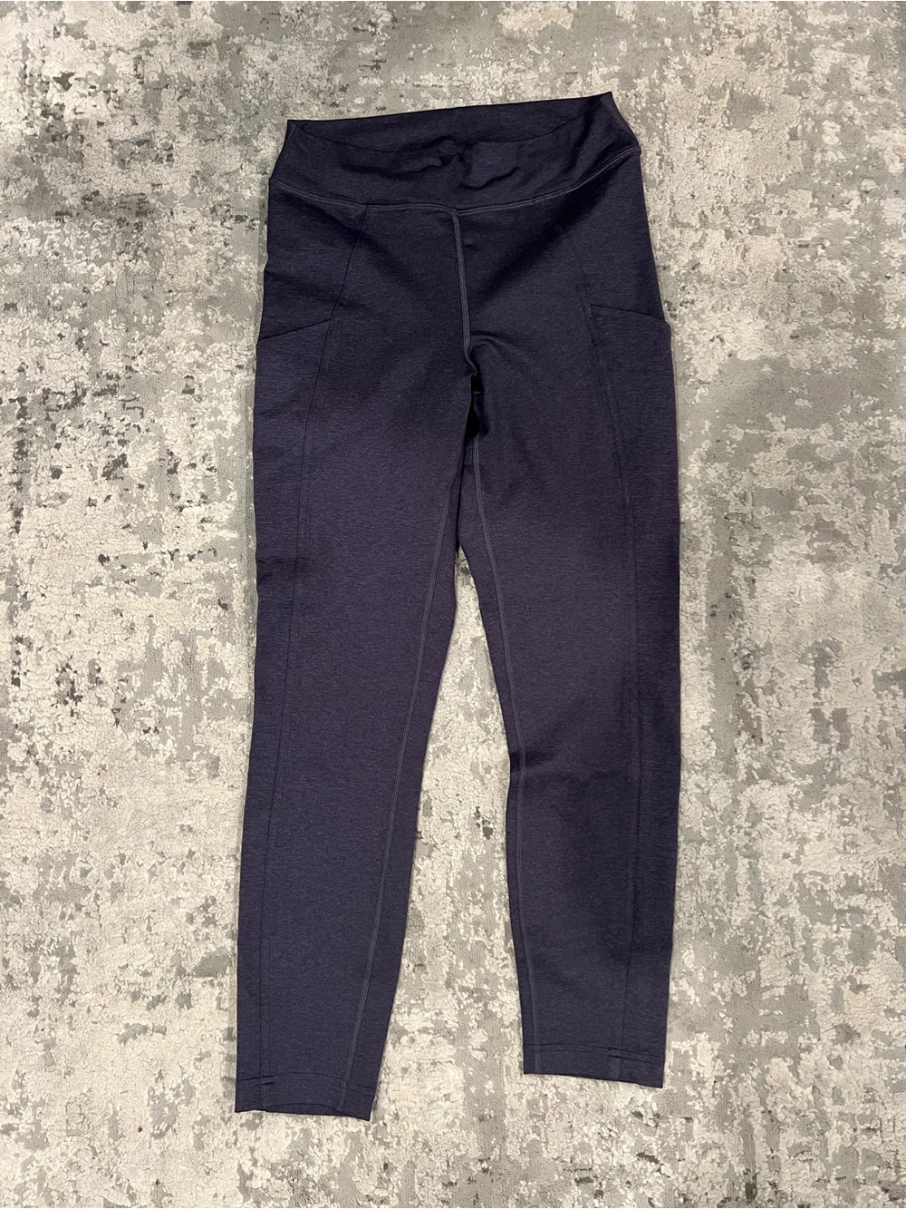 Like new lululemon softy Suedey tights 25” purple size 8